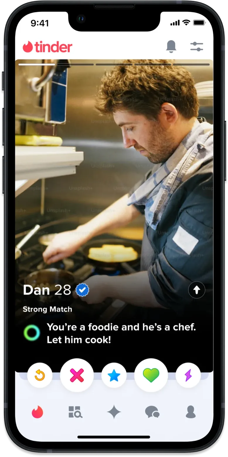 A Dan 28 profile with a 'Strong Match' AI annotation, spotlighting a chef-and-foodie compatibility.